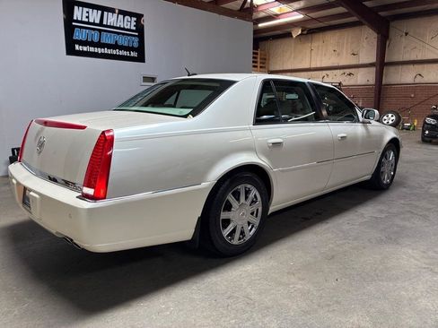 Used 2008 Cadillac DTS FWD image 4