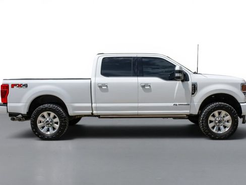 Used 2021 Ford F250 Platinum w/ FX4 Off-Road Package AWD/4WD image 5