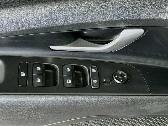 Used 2021 Hyundai Elantra SEL FWD image 21
