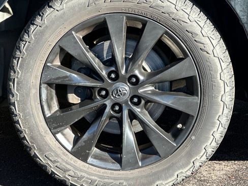 Used 2014 Toyota Venza LE image 31