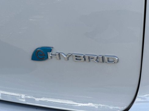 Used 2020 Chrysler Pacifica Limited w/ Advanced Safetytec Group image 29