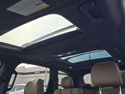 Used 2022 Kia Telluride SX w/ SX Prestige Package image 16