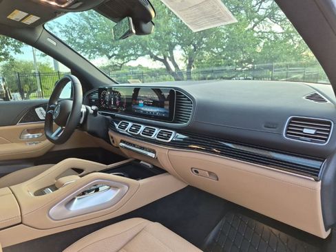 Used 2026 Mercedes-Benz GLS 580 4MATIC image 14