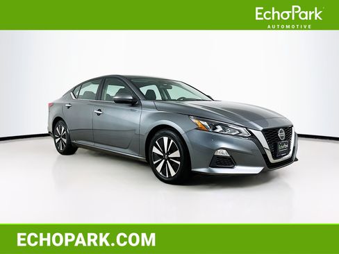 Used 2022 Nissan Altima 2.5 SV image 1