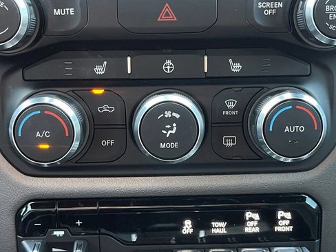 Used 2020 RAM 1500 Big Horn AWD/4WD image 37