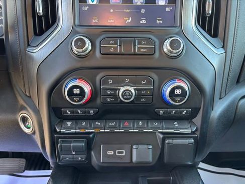 Used 2023 GMC Sierra 2500 Denali w/ Denali Ultimate Package image 17