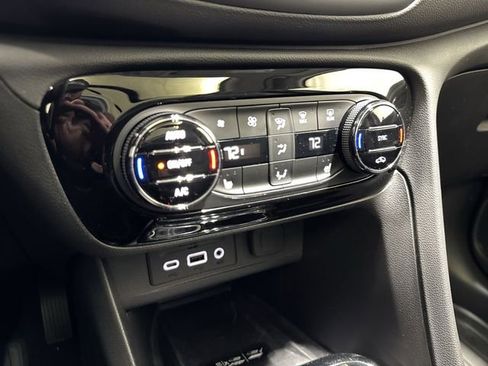 Used 2023 Buick Encore GX Essence w/ Advanced Technology Package image 23