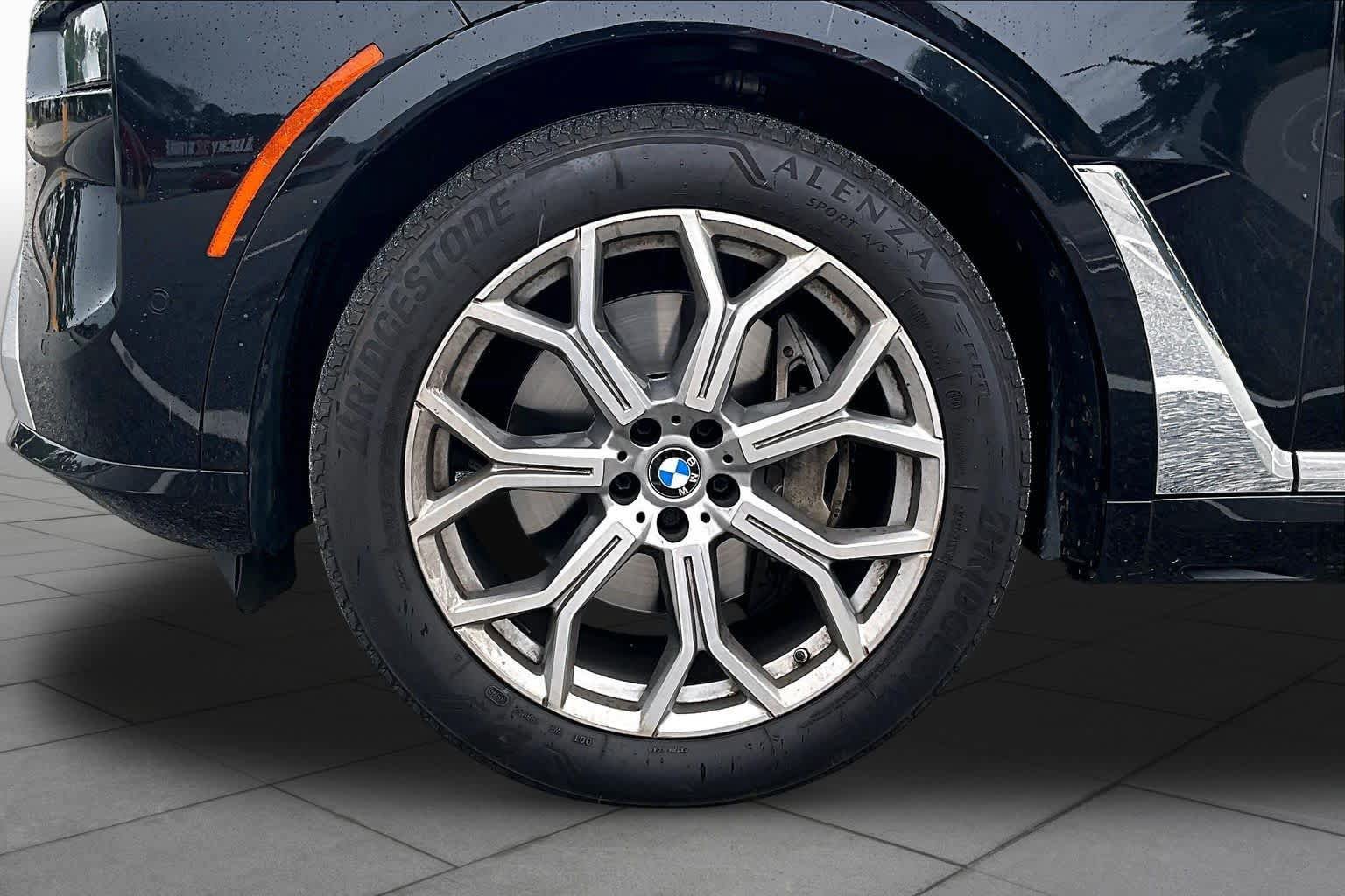 Used 2023 BMW X7 xDrive40i w/ Premium Package AWD/4WD image 11