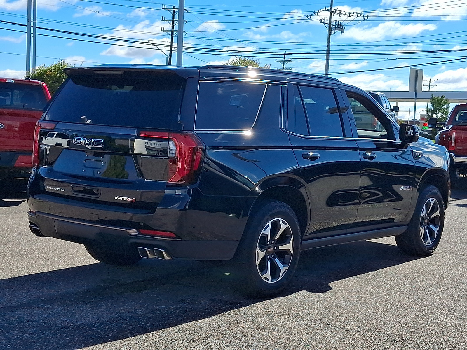 Used 2026 GMC Yukon AT4 Ultimate w/ LPO, Floor Liner Package AWD/4WD image 11