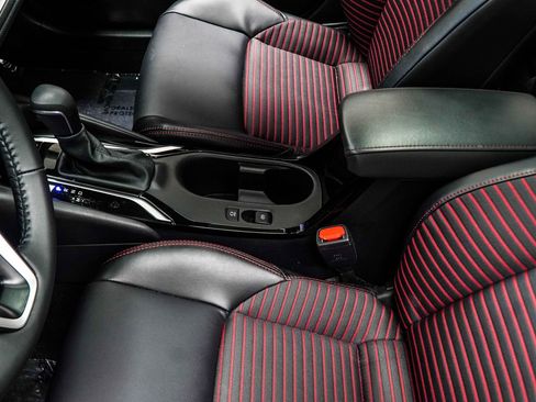 Used 2025 Toyota Corolla XSE FWD image 19