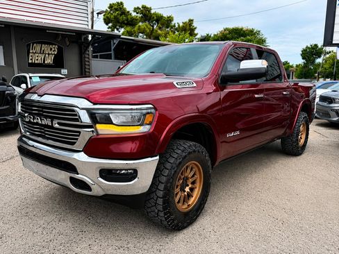 Used 2022 RAM 1500 Laramie AWD/4WD image 2