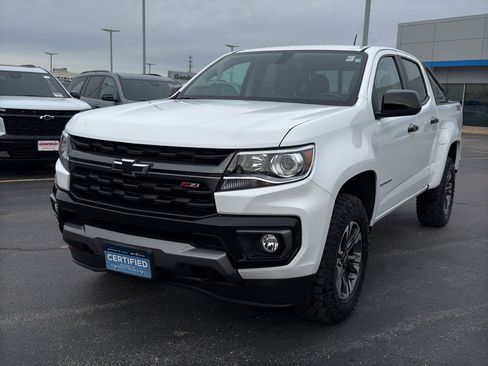 Used 2022 Chevrolet Colorado Z71 image 2