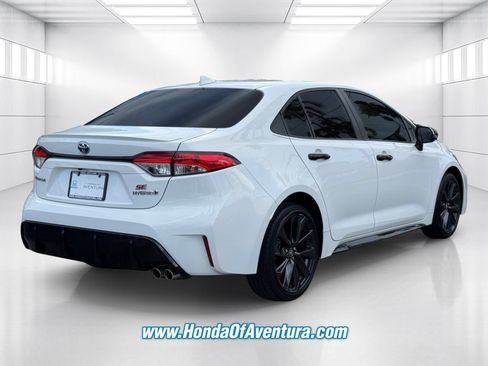 Used 2023 Toyota Corolla SE FWD image 5