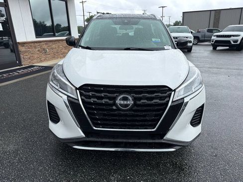 Used 2023 Nissan Kicks SV FWD image 12