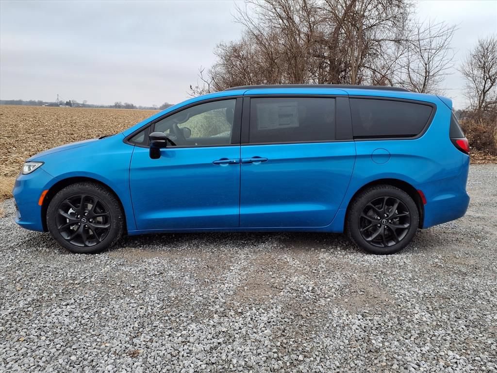 New 2026 Chrysler Pacifica Select w/ S Appearance Package FWD image 32