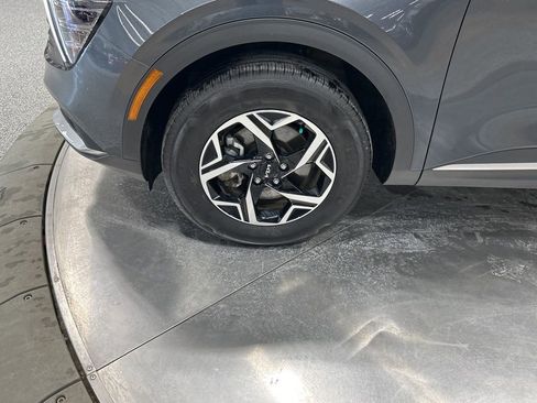 Used 2024 Kia Sportage LX image 30