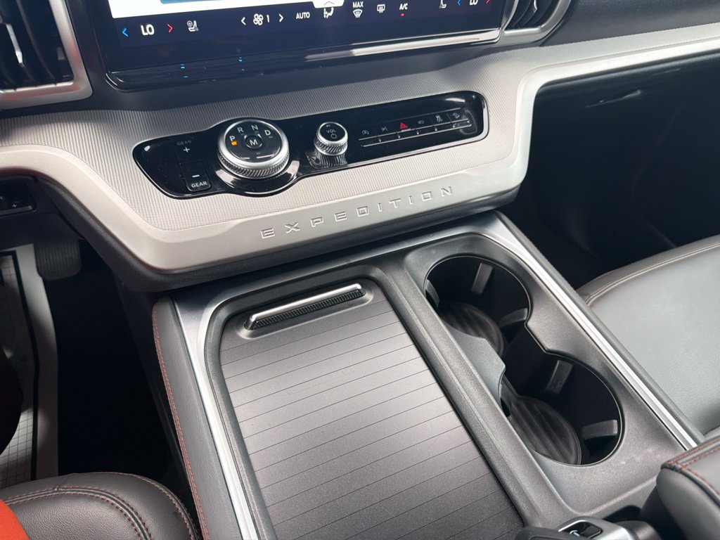 Certified 2025 Ford Expedition Active AWD/4WD image 19