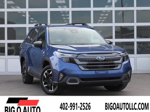Used 2025 Subaru Forester Limited AWD/4WD image 1