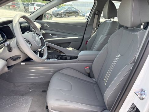 New 2026 Hyundai Elantra SEL Sport FWD image 10