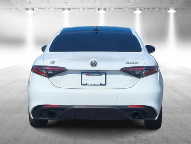 Used 2025 Alfa Romeo Giulia AWD image 7