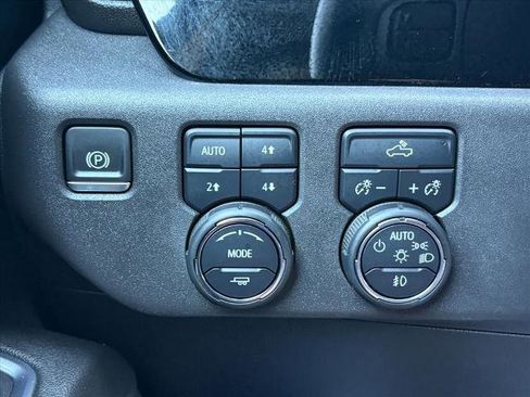 Certified 2023 Chevrolet Silverado 1500 LT Trail Boss w/ LPO, Dark Essentials Package image 17