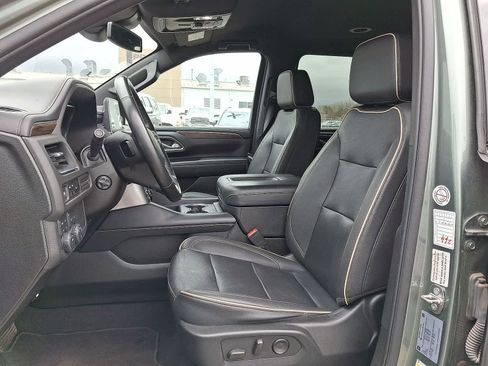 Used 2023 Chevrolet Suburban Premier image 24