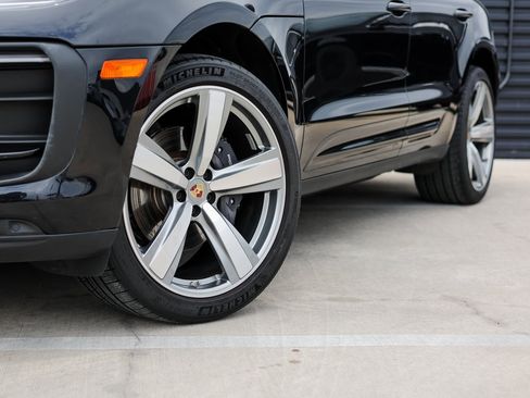 Used 2024 Porsche Macan image 12