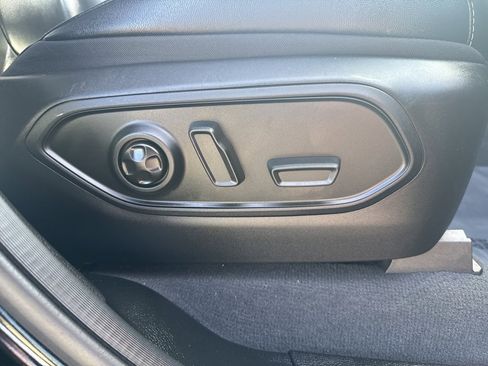 Used 2023 Jeep Grand Cherokee L Limited w/ Black Appearance Package image 14