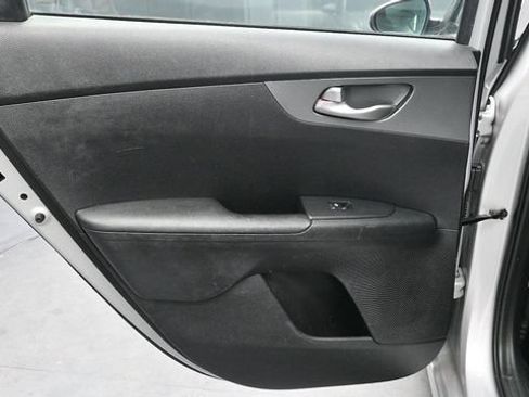 Used 2019 Kia Forte LXS FWD image 14