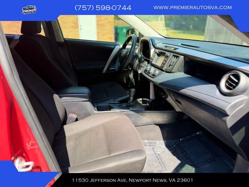 Used 2017 Toyota RAV4 LE FWD image 25
