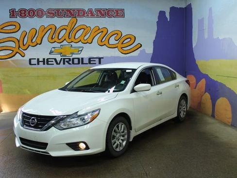 Used 2018 Nissan Altima 2.5 S image 2
