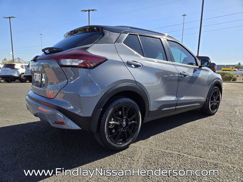 Used 2023 Nissan Kicks SR w/ SR Premium Package FWD image 6