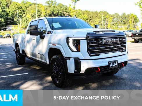 Used 2025 GMC Sierra 2500 AT4 w/ AT4 Premium Plus Package AWD/4WD image 4