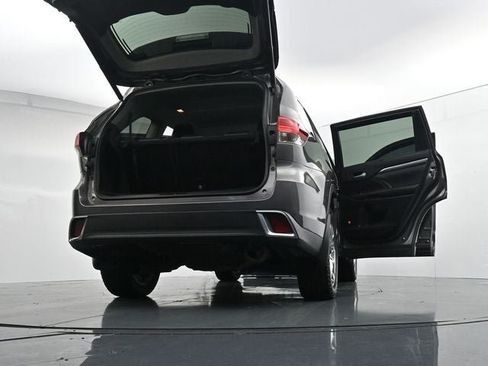 Used 2017 Toyota Highlander Limited AWD/4WD image 42