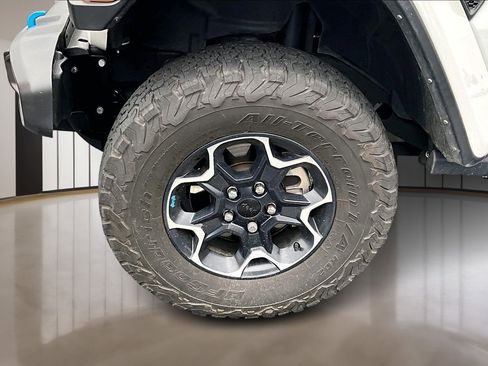 Used 2023 Jeep Wrangler Unlimited Rubicon 4xe image 17