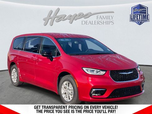 New 2026 Chrysler Pacifica Select image 1