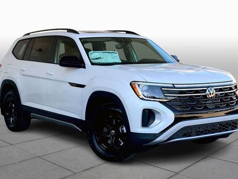 New 2026 Volkswagen Atlas Peak Edition AWD/4WD image 2