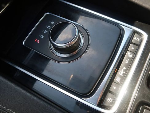 Used 2020 Jaguar F-PACE S image 33