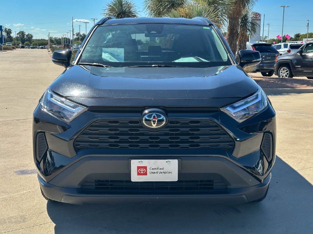 Used 2025 Toyota RAV4 XLE FWD image 8