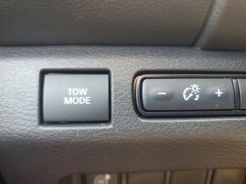 Used 2025 Nissan Frontier PRO-4X w/ Tow Package AWD/4WD image 24