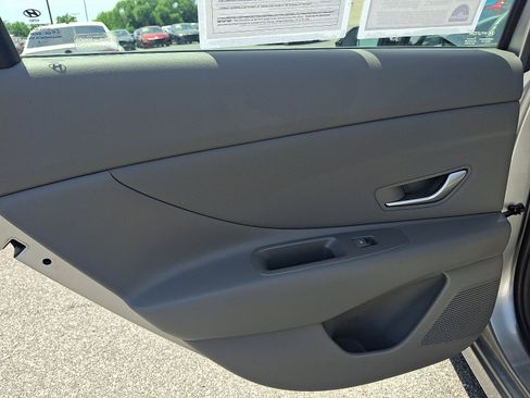 Certified 2023 Hyundai Elantra SEL w/ Convenience Package FWD image 13
