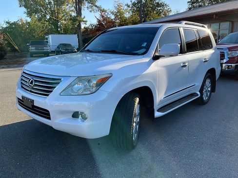 Used 2010 Lexus LX 570 4WD image 8