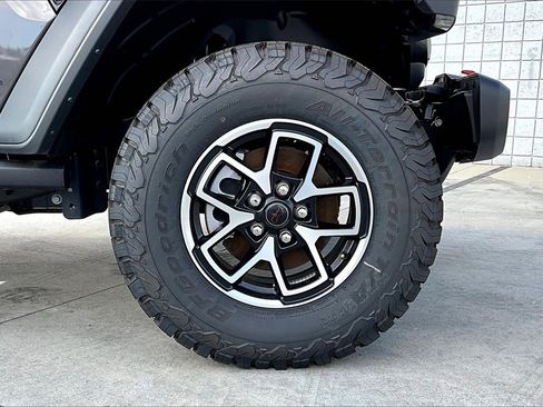 New 2025 Jeep Wrangler Rubicon w/ Technology Group image 19