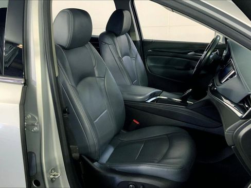 Used 2020 Buick Enclave Essence FWD image 6