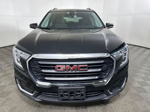 Used 2023 GMC Terrain SLE w/ Driver Convenience Package image 8