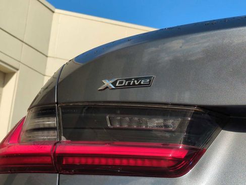 Certified 2022 BMW 330i xDrive Sedan w/ Premium Package image 39