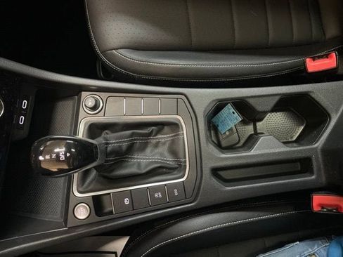 Certified 2023 Volkswagen Jetta SE w/ Panoramic Sunroof Package FWD image 24