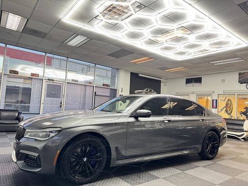 Used 2017 BMW 750i RWD image 1