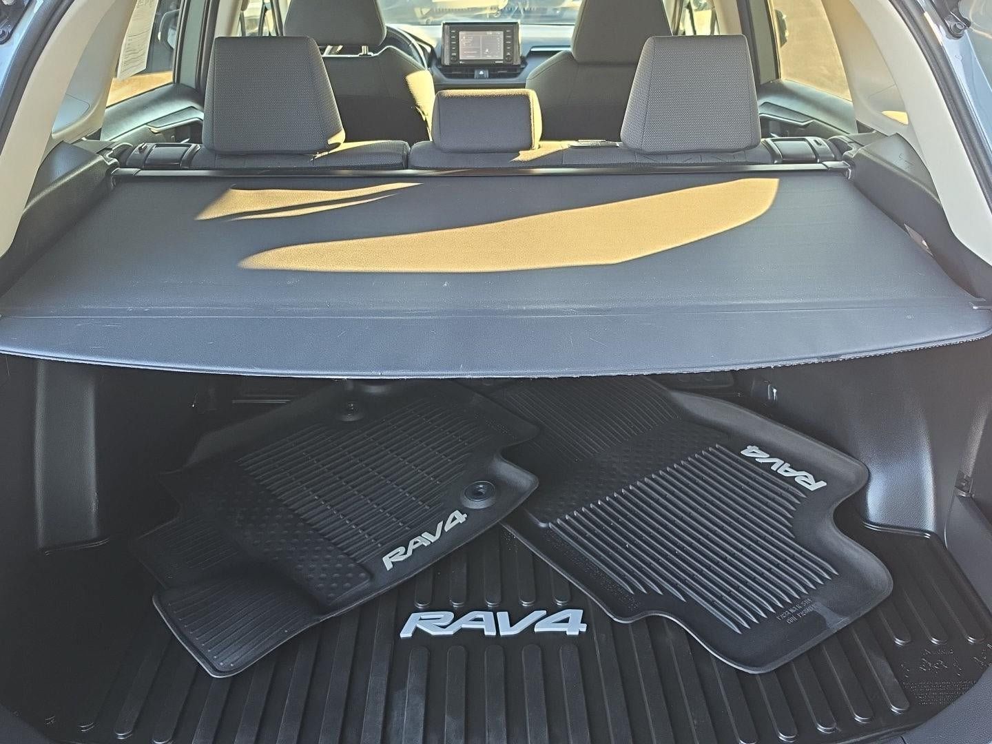 Used 2020 Toyota RAV4 XLE w/ Convenience Package AWD/4WD image 7