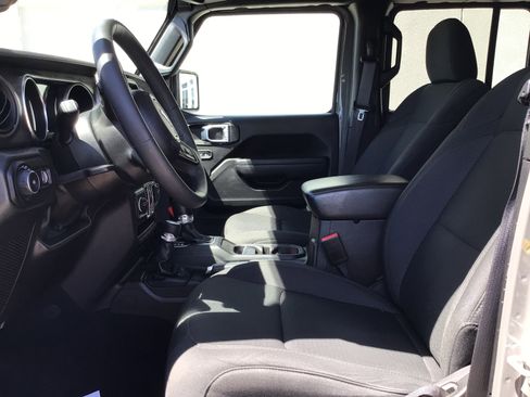 Used 2023 Jeep Wrangler Unlimited Sport AWD/4WD image 11